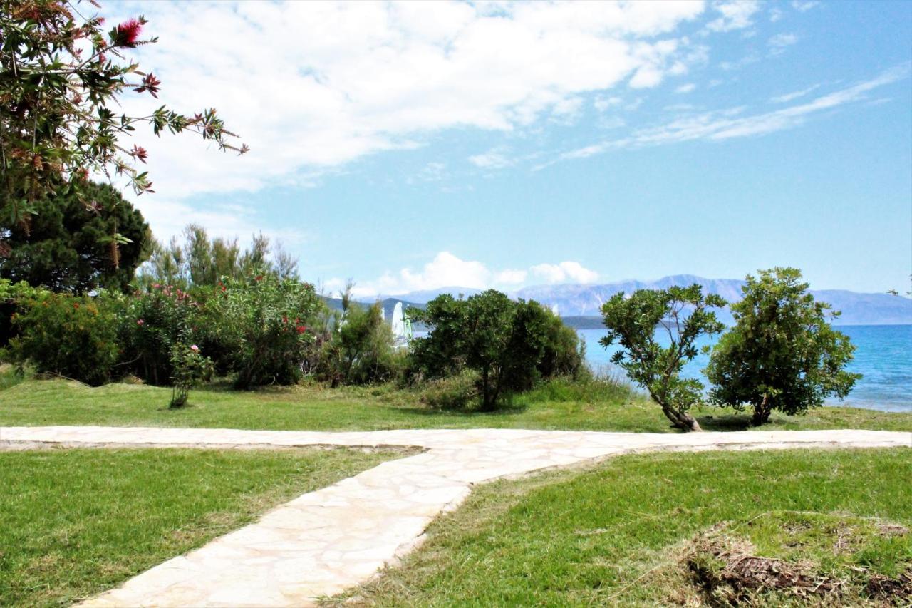 Sissy Apartments By The Sea นิเกียนา ภายนอก รูปภาพ