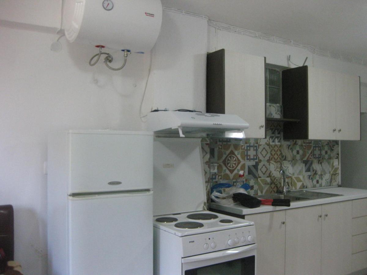 Sissy Apartments By The Sea นิเกียนา ภายนอก รูปภาพ