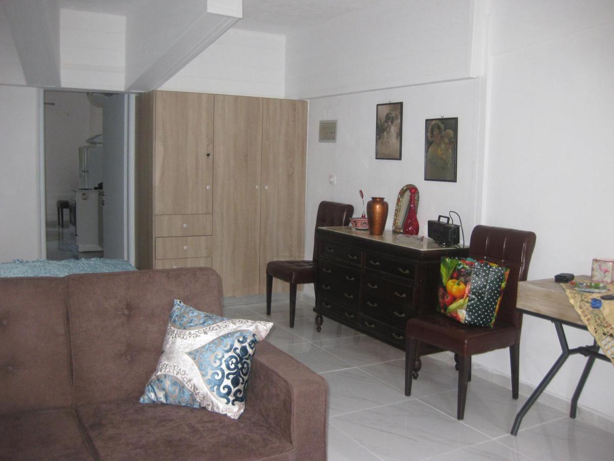 Sissy Apartments By The Sea นิเกียนา ภายนอก รูปภาพ