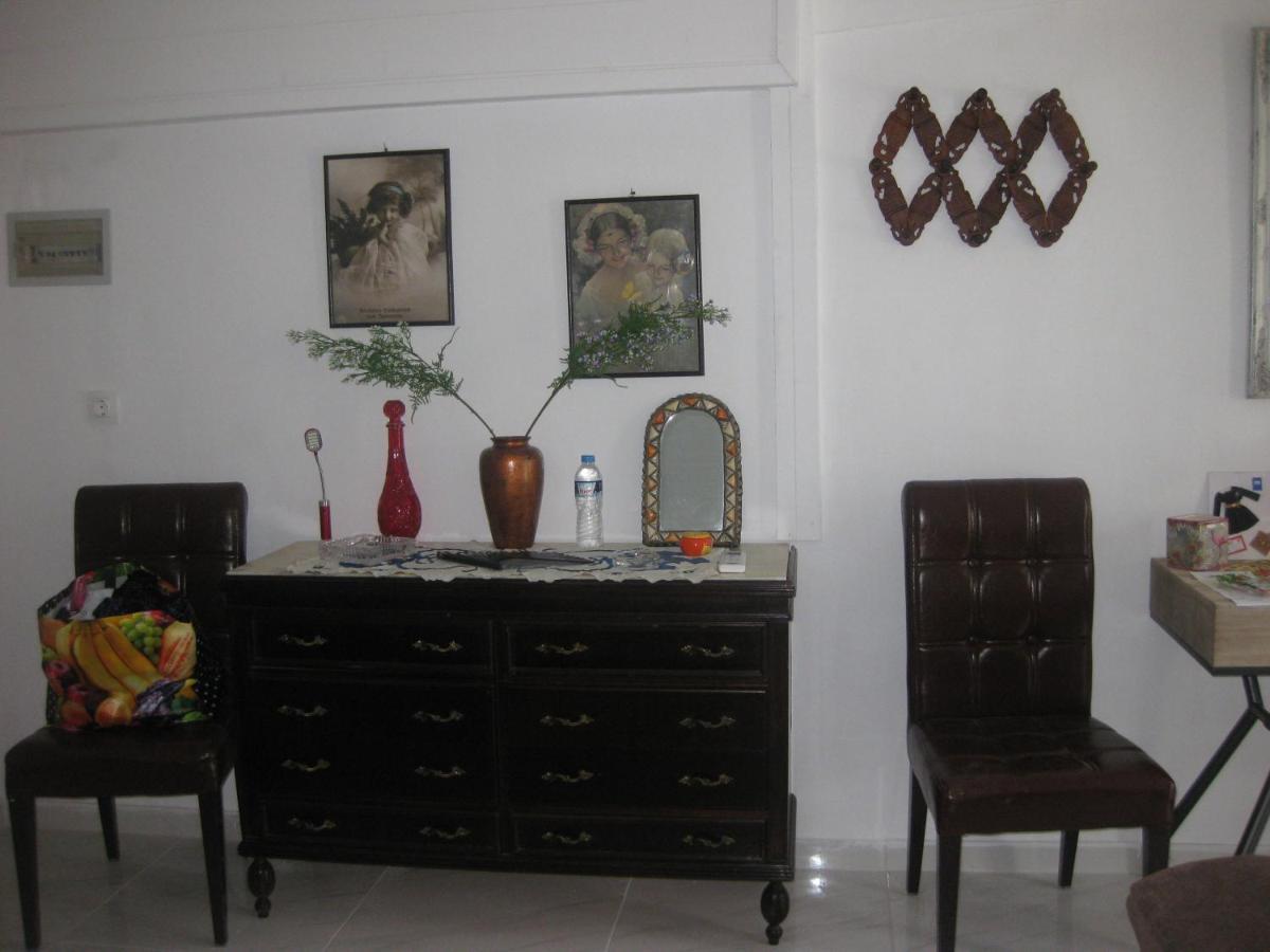 Sissy Apartments By The Sea นิเกียนา ภายนอก รูปภาพ