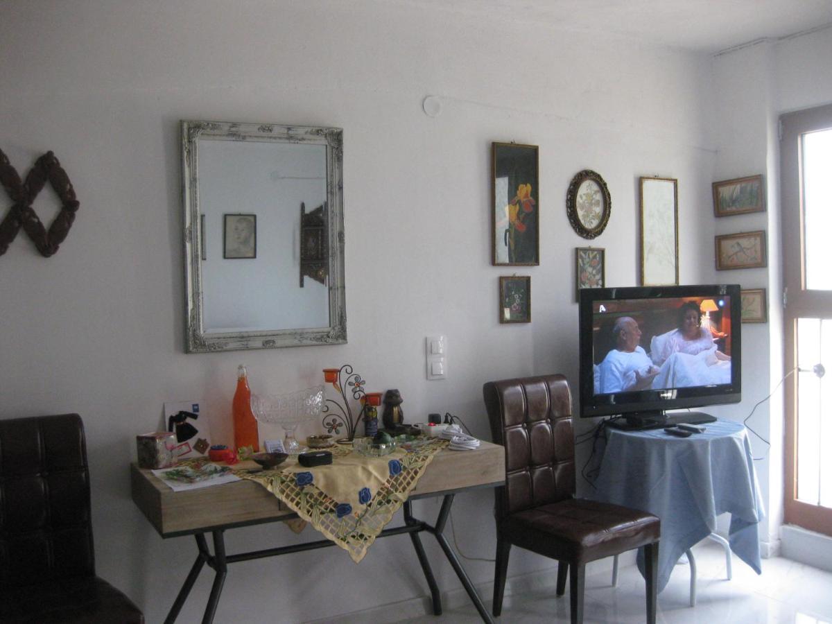 Sissy Apartments By The Sea นิเกียนา ภายนอก รูปภาพ