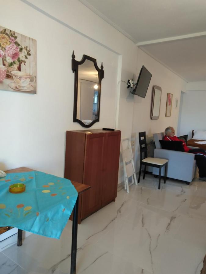 Sissy Apartments By The Sea นิเกียนา ภายนอก รูปภาพ