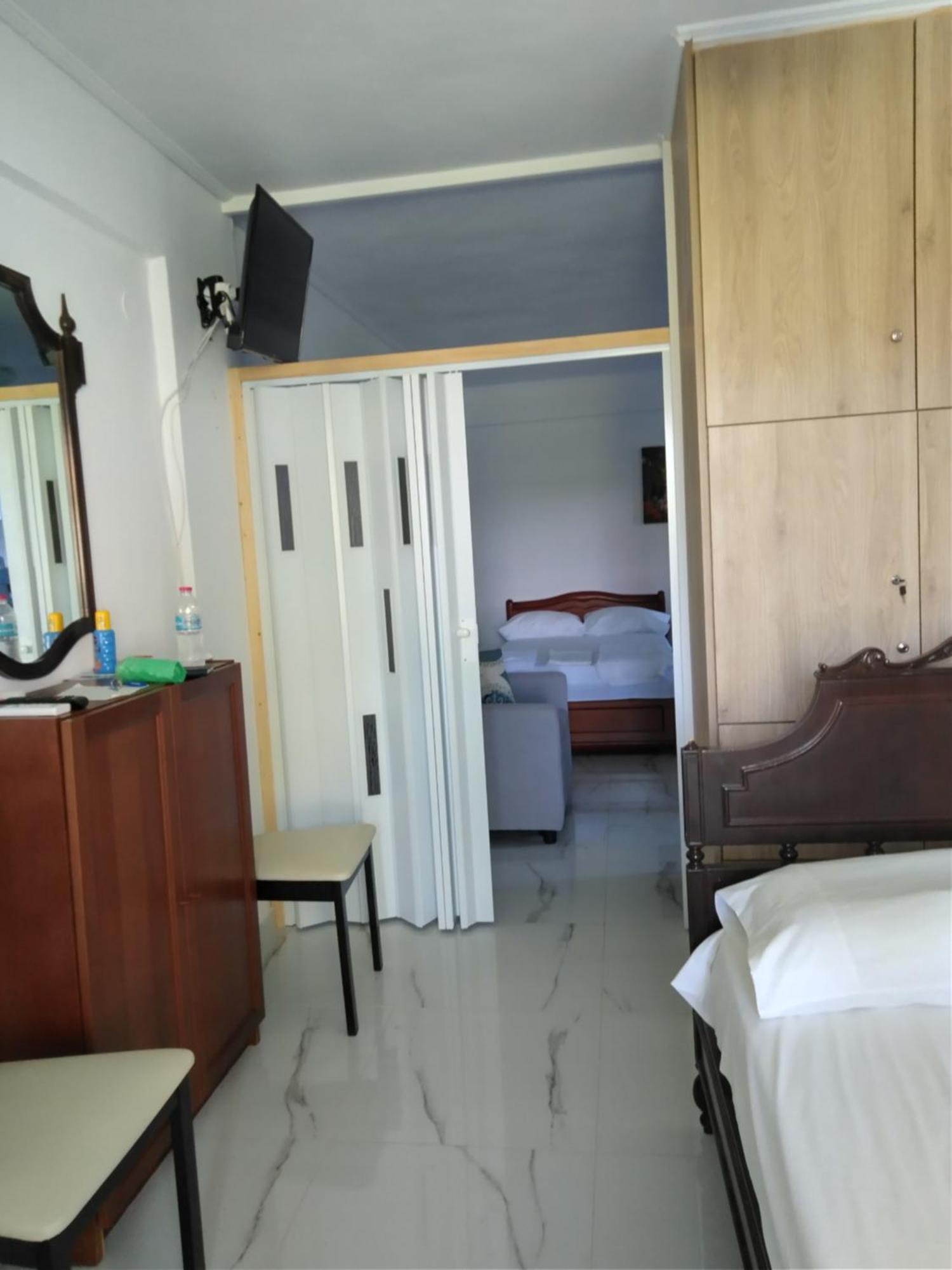 Sissy Apartments By The Sea นิเกียนา ภายนอก รูปภาพ
